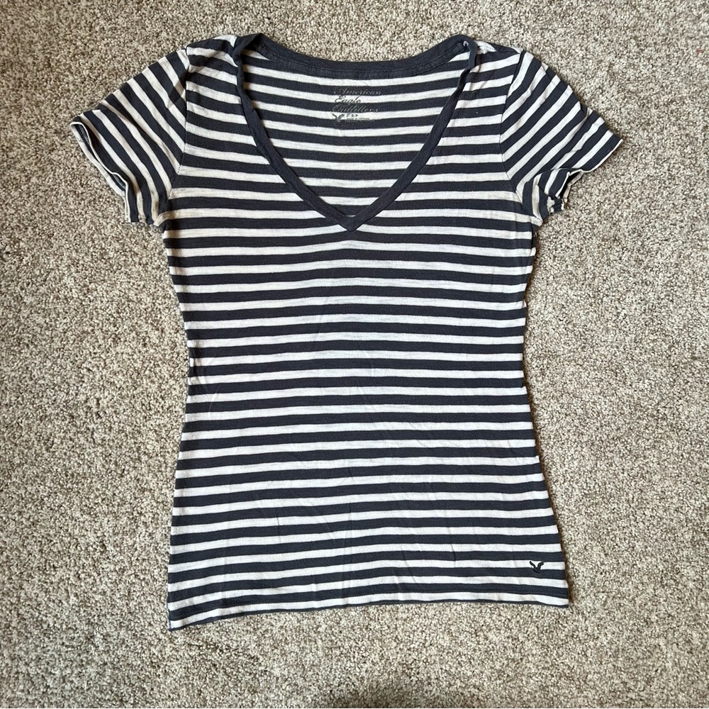 American Eagle Outfitters Black and White Fitted Short Sleeve Tee